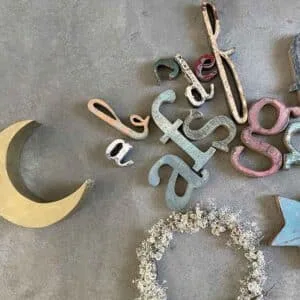 Lune en métal doré, poésie à suspendre ou à poser | Twicy Store