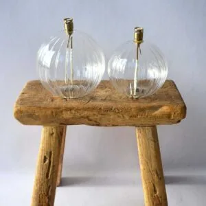 Lampe à huile ronde « motif Elégant » – Taille S / M / L en verre sculpté et laiton doré Peri Living