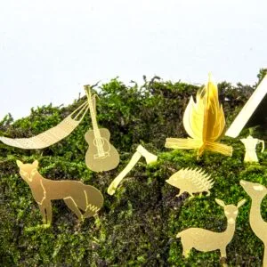 Décor « Mini Camping » pour plante en laiton doré