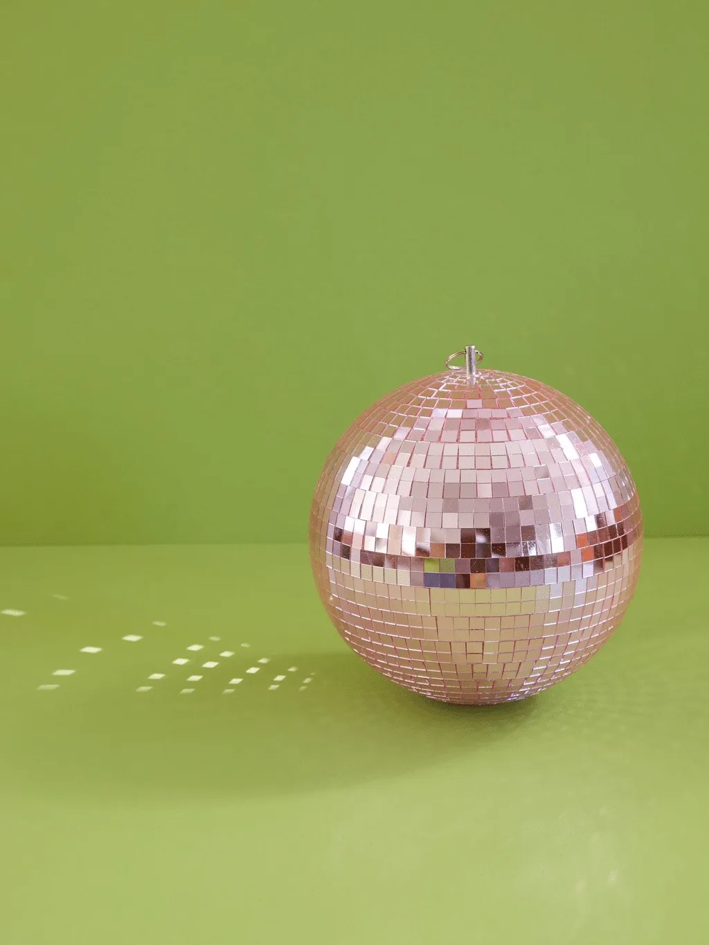 Boule à facettes rose - boule disco 20 cm