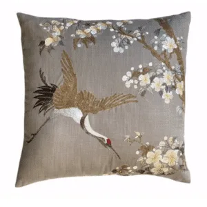 Coussin brodé « Grue Majestueuse »