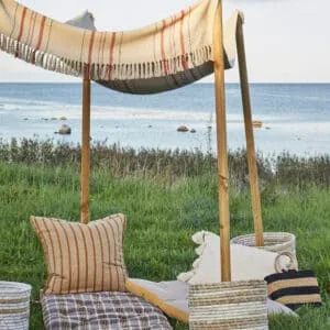 Housse de coussin en lin à rayures sable et moutarde Madam Stoltz