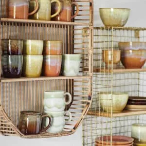 Etagère métallique en laiton doré et bois de manguier – Madam Stoltz