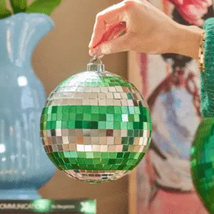 Boule à facettes rayée vert et argent 15 cm – Rice