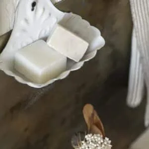 Porte-savon en émail blanc – Ib Laursen