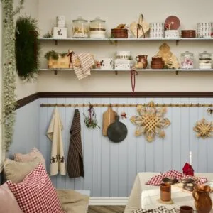 Boîte à biscuits métallique carrée « Guirlande de Noël » – Ib Laursen