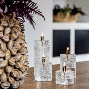 Lampe à huile cylindrique en verre martelé et laiton Peri Living – 2 tailles