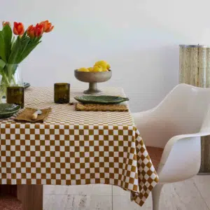 Nappe en coton à motif damier caramel – Rose in April