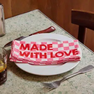 Set de 2 serviettes de table en coton, motif damier rose, message “Made with Love”