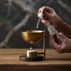 Brûle parfum en marbre et laiton « Ayu » – Nordal