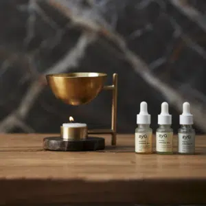 Brûle parfum en marbre et laiton « Ayu » – Nordal