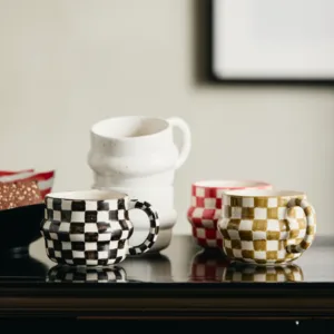 Tasse « Ysia » en grès motif damier vert – Twicy Store