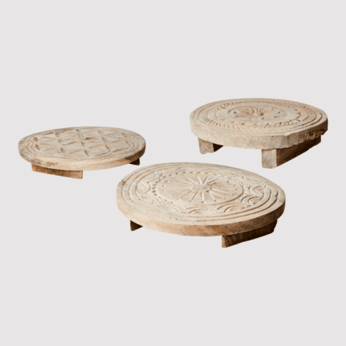 Plateau rond sur pieds en bois sculpté "Treasure" - Twicy Store