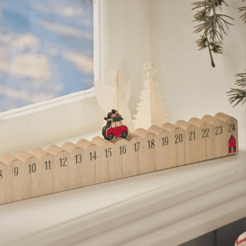 Calendrier de l’Avent en bois avec petite voiture rouge, Déco Noël vintage - Twicy Store