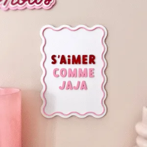 Affiche en plexiglas “S’aimer comme jaja” décoration murale rose et fun – Twicy Store