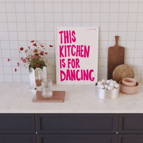 Affiche A3 This Kitchen Is For Dancing – Déco murale fun et rose | Twicy Store