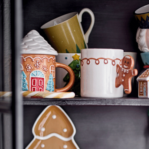 Mug de Noël Ginnie en grès – Maison pain d’épices | Twicy Store