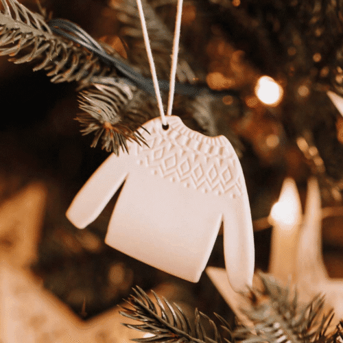 Ornement en porcelaine à suspendre "Pull over" | Twicy Store