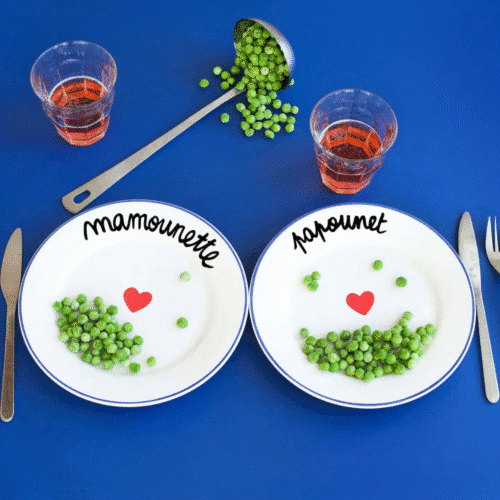 Assiette plate “Mamounette” avec filet bleu et cœur rouge | Twicy Store