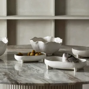 Plateau « Pemba » en céramique blanc cassé, Élégance naturelle & design artisanal | Twicy Store