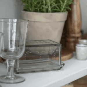 Beurrier en verre strié à motif | Twicy Store