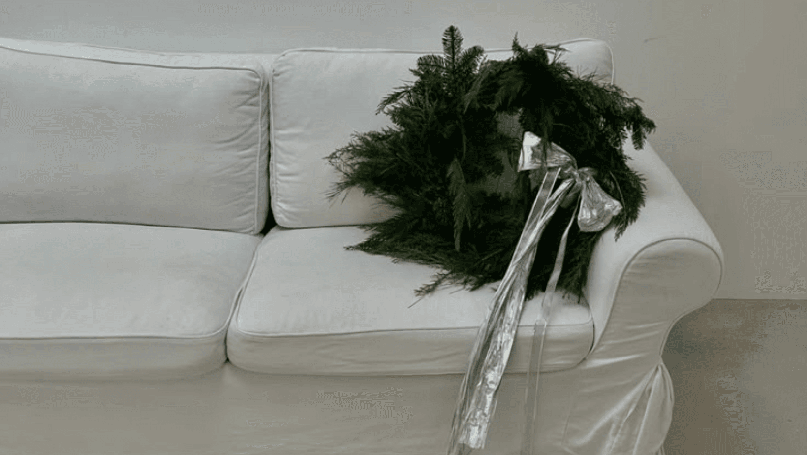 Comment pimper facilement votre déco de Noël avec des nœuds en tissu ?