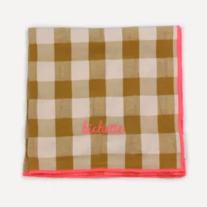 Serviettes de table vichy moutarde brodées – Mama, Daddy, Trésor & Bichette | Twicy Store