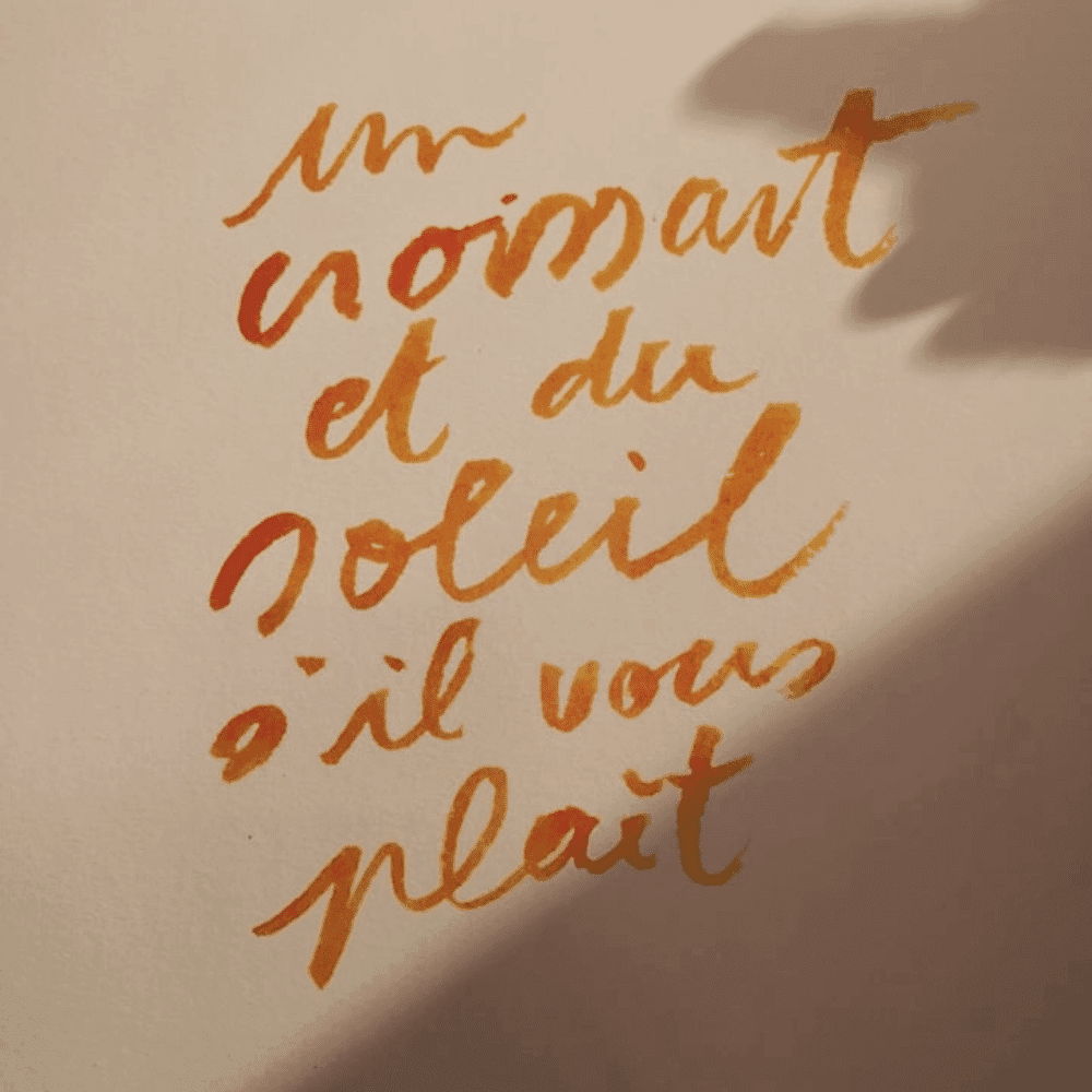 Affiche calligraphiée “Un croissant et du soleil s’il vous plaît” – Poster typographique A3 | Twicy Store